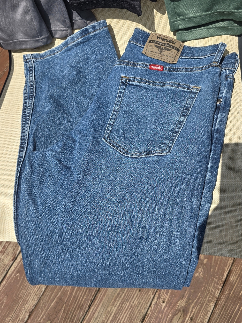 Wrangler Relaxed Fit Men's Blue Denim Jeans 32x 32
